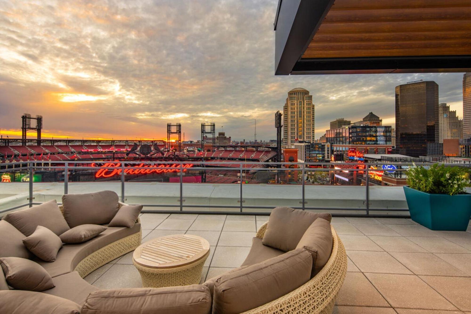 St Louis Cardinals Apartments By Barsala Сейнт Луис Екстериор снимка